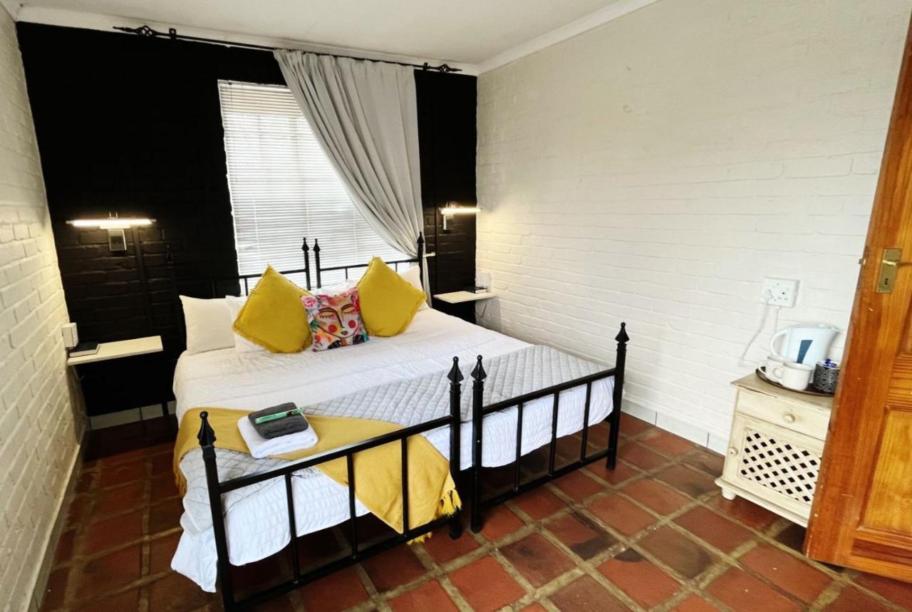 The Gallery Lounge Potchefstroom Extérieur photo
