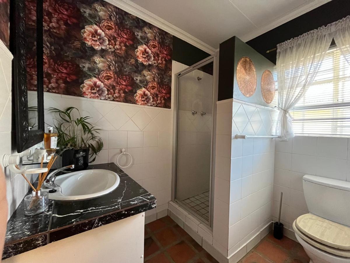 The Gallery Lounge Potchefstroom Extérieur photo