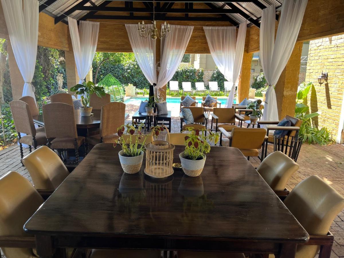 The Gallery Lounge Potchefstroom Extérieur photo