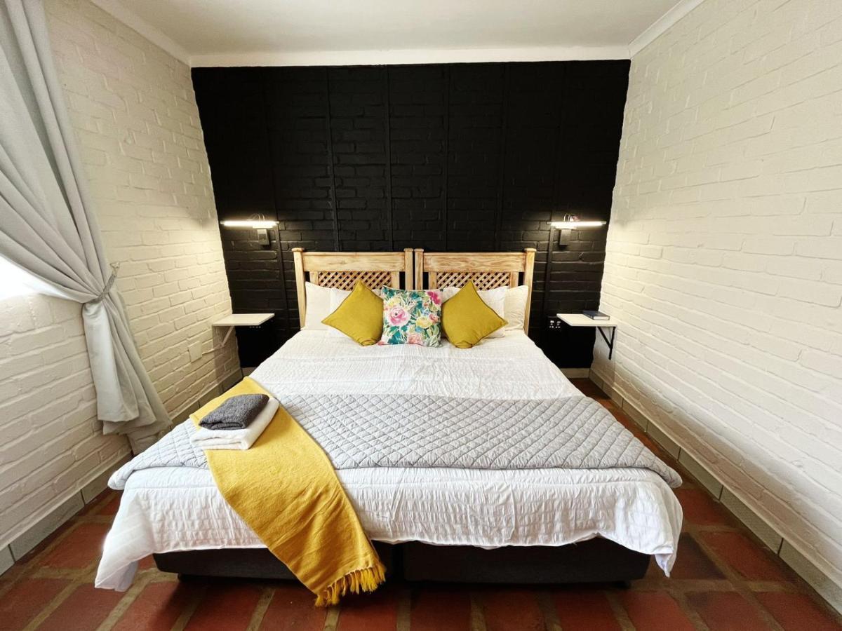 The Gallery Lounge Potchefstroom Extérieur photo