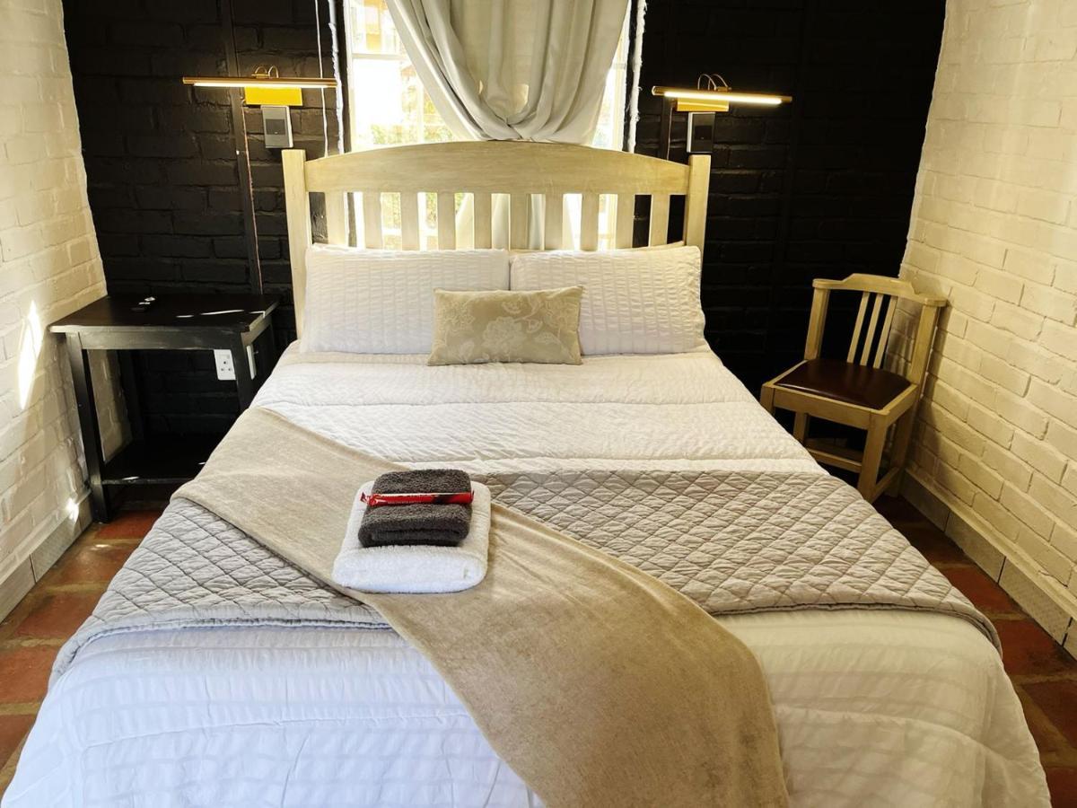 The Gallery Lounge Potchefstroom Extérieur photo